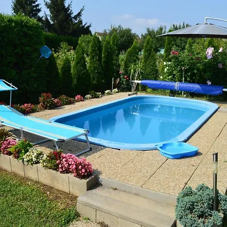 Karolina Appartman *