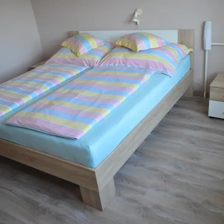 Karolina Appartman 巴拉顿凯赖斯图尔