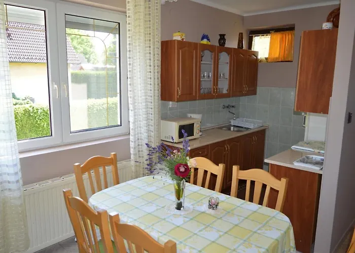 Karolina Appartman アパート Balatonkeresztúr