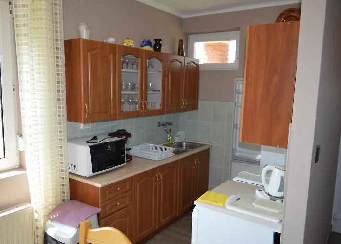 公寓 Karolina Appartman 巴拉顿凯赖斯图尔