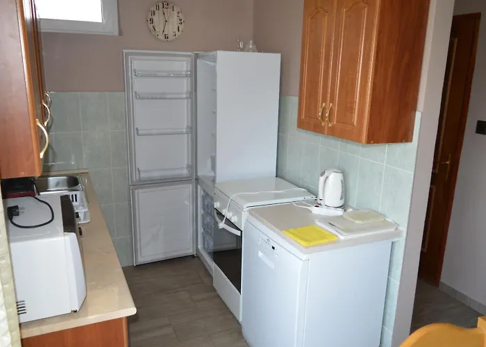 Karolina Appartman *